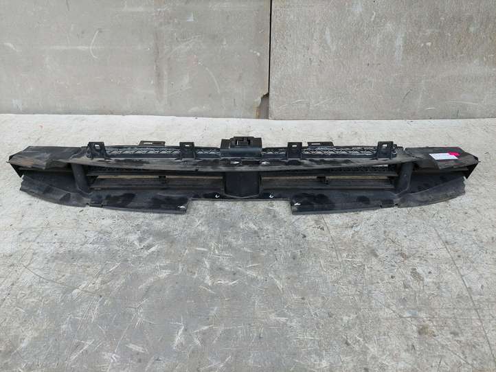 BMW 7 G11 G12 (2015 - 2022)  7497215 Деталь (детали) канала забора воздуха
