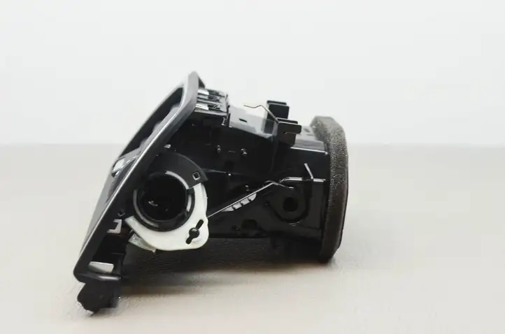 BMW 3 F30 F35 F31 (2012 - 2018) 9346226 Воздушная решетка панели — фото 2