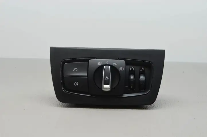 BMW 1 F20 F21 (2011 - 2019) 6847514 Включатель фонарей — фото 1
