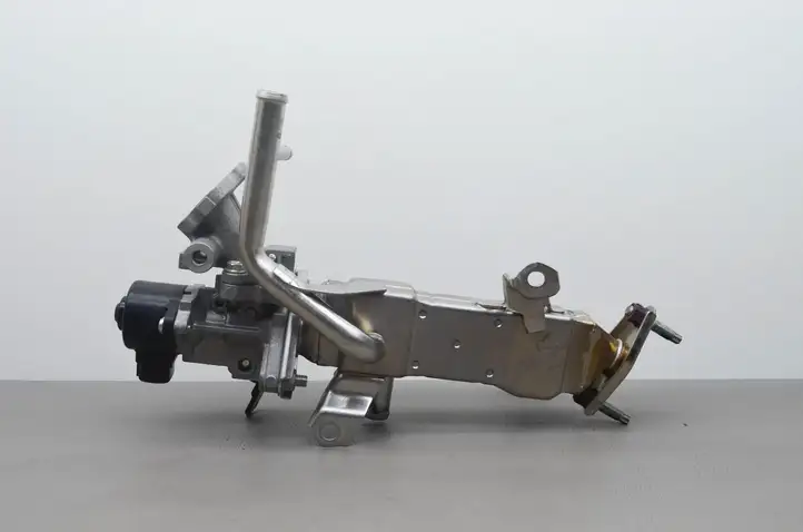 Toyota Prius (XW30) (2009 - 2015) 2560137010 Охладитель клапана EGR — фото 5