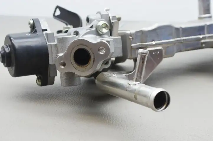 Toyota Prius (XW30) (2009 - 2015) 2560137010 Охладитель клапана EGR — фото 12