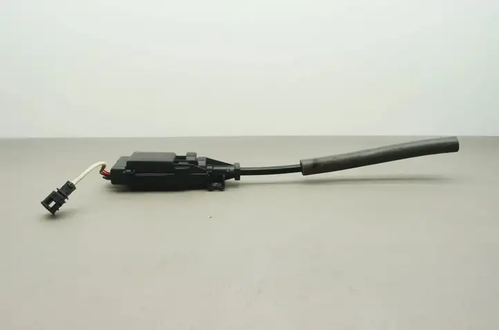 Audi A8 S8 D4 4H (2010 - 2014) 4H0857833 Электродвигатель регулировки ремня безопасности — фото 3