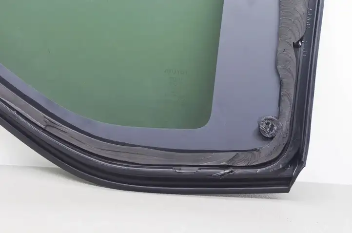 Toyota RAV 4 (XA40) (2012 - 2018) 43R005844 Заднее боковое стекло — фото 2