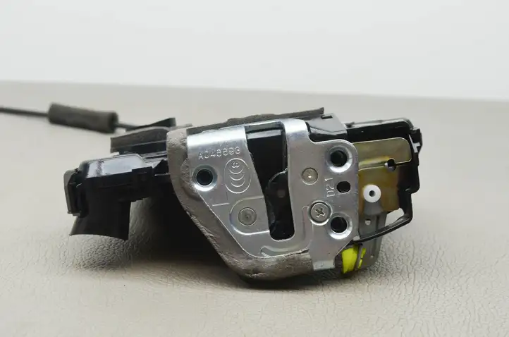 Toyota RAV 4 (XA40) (2012 - 2018) 7080401 Замок ручки двери — фото 6