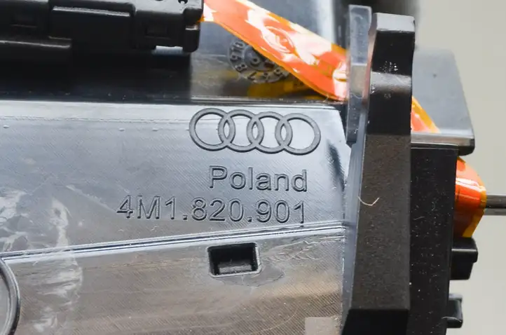 Audi Q7 4M (2015 - ) 4M1820901 Воздушная решетка панели — фото 4