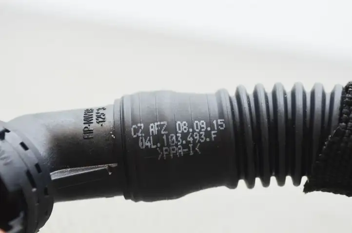 Audi A4 S4 B9 (2015 - 2019) 04L103493F Трубка подачи воздуха — фото 7