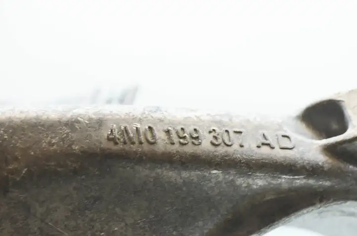 Audi A4 S4 B9 (2015 - 2019) 4M0199862AN Кронштейн двигателя — фото 9