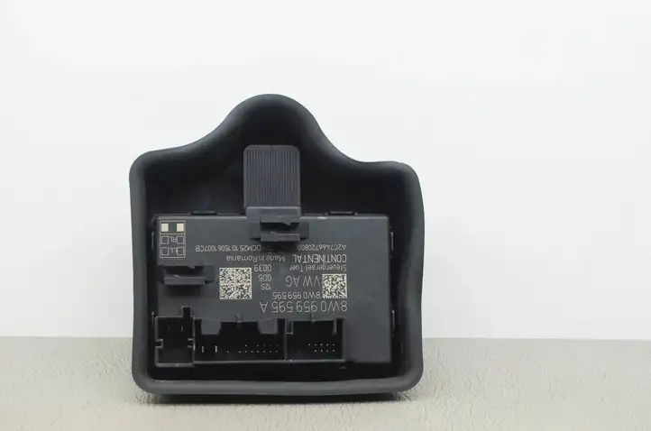 Audi A4 S4 B9 (2015 - 2019) 8W0959595A Блок управления дверью — фото 1