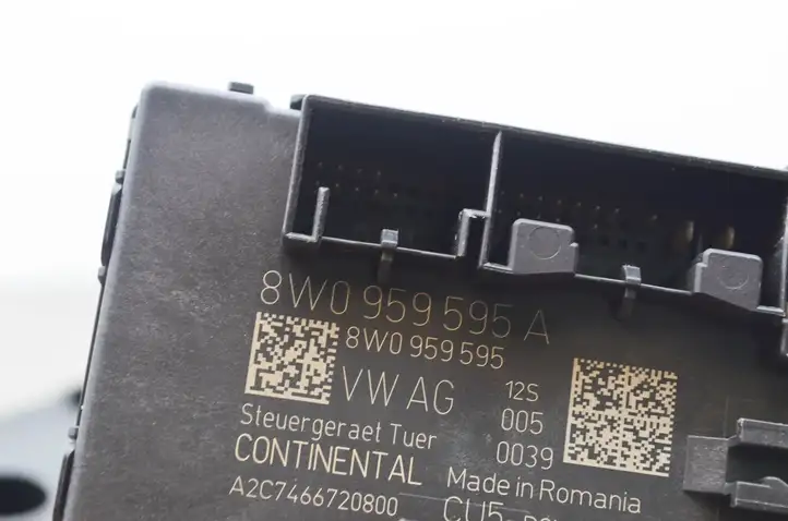Audi A4 S4 B9 (2015 - 2019) 8W0959595A Блок управления дверью — фото 2