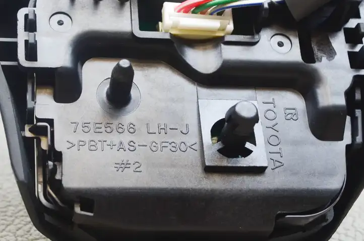 Toyota RAV 4 (XA40) (2012 - 2018) 75E566 Руль — фото 4