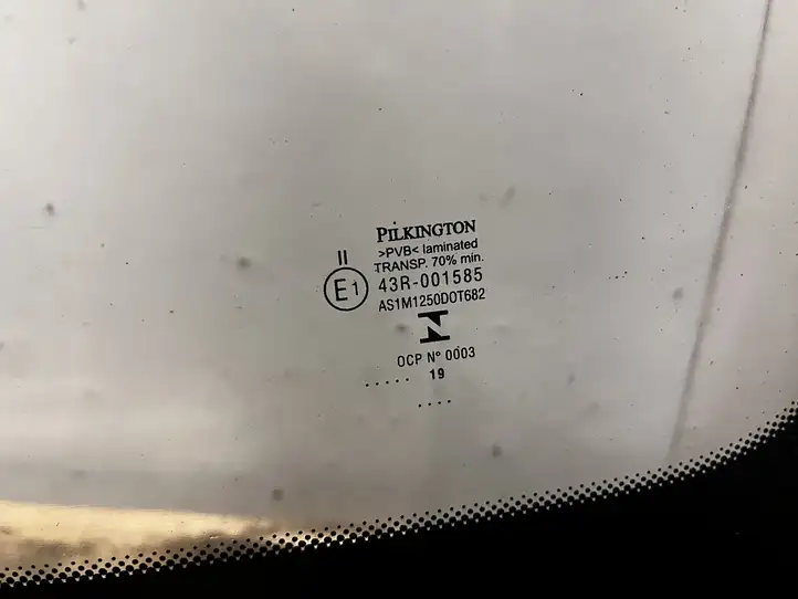Mercedes-Benz C W204 (2007 - 2014) 43R001585 Переднее стекло — фото 9