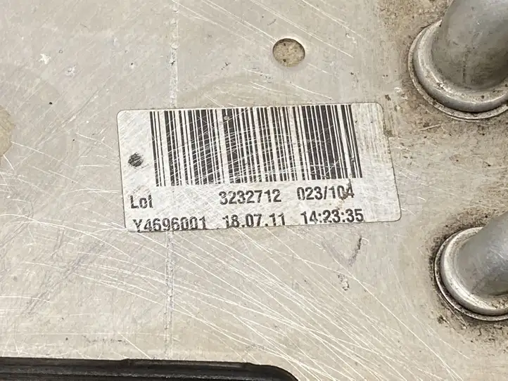 Audi A8 S8 D4 4H (2010 - 2014) 4H0317021H Кронштейн масляного фильтра — фото 8