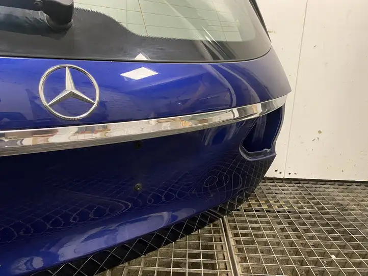 Mercedes-Benz C W205 (2014 - 2021) A2057400010 Крышка багажника — фото 8