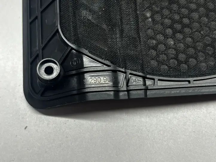 BMW 3 F30 F35 F31 (2012 - 2018) 9290908 Накладка центрального динамика — фото 2