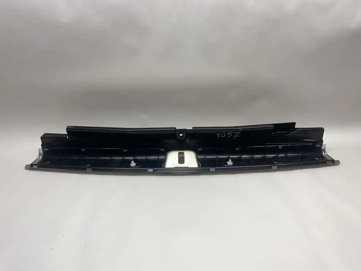 Mercedes-Benz C W205 (2014 - 2021) A2056900044 Отделка порога багажника — фото 8