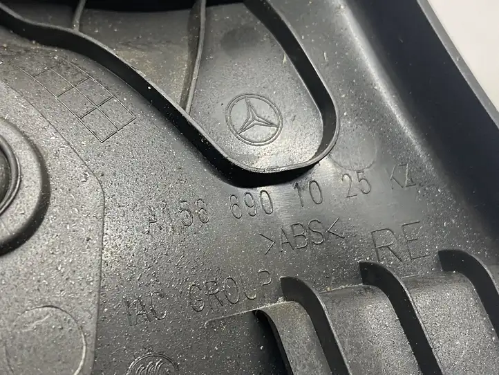 Mercedes-Benz GLA W156 (2013 - 2017) A1566901025 Верхняя обшивка стойки B — фото 2