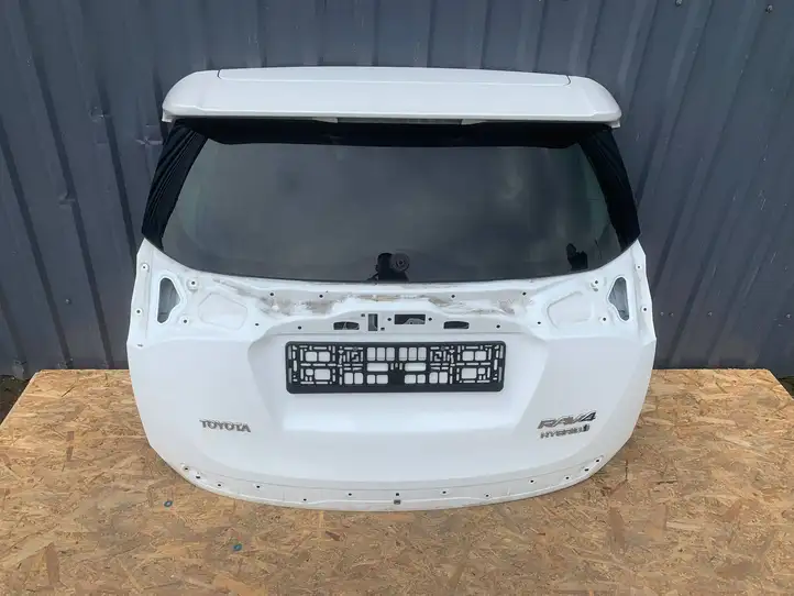 Toyota RAV 4 (XA40) (2012 - 2018) 6700542550 Крышка багажника — фото 1