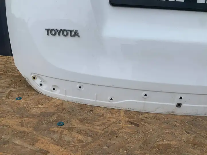 Toyota RAV 4 (XA40) (2012 - 2018) 6700542550 Крышка багажника — фото 8