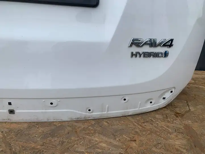 Toyota RAV 4 (XA40) (2012 - 2018) 6700542550 Крышка багажника — фото 9