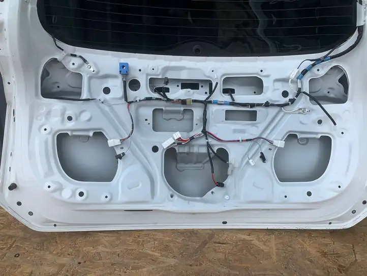 Toyota RAV 4 (XA40) (2012 - 2018) 6700542550 Крышка багажника — фото 12