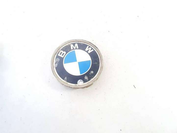 BMW 5 E39 (1996 - 2003)  1095361 Заводская крышка (крышки) от центрального отверстия колеса