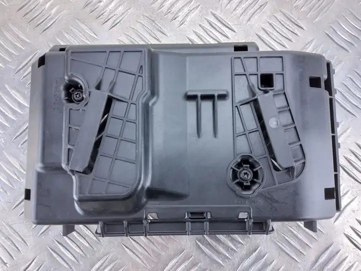 Mercedes-Benz C W205 (2014 - 2021)  A2055400840 Крышка ящика предохранителей