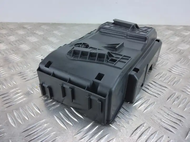 Mercedes-Benz C W205 (2014 - 2021)  A2055400840 Крышка ящика предохранителей