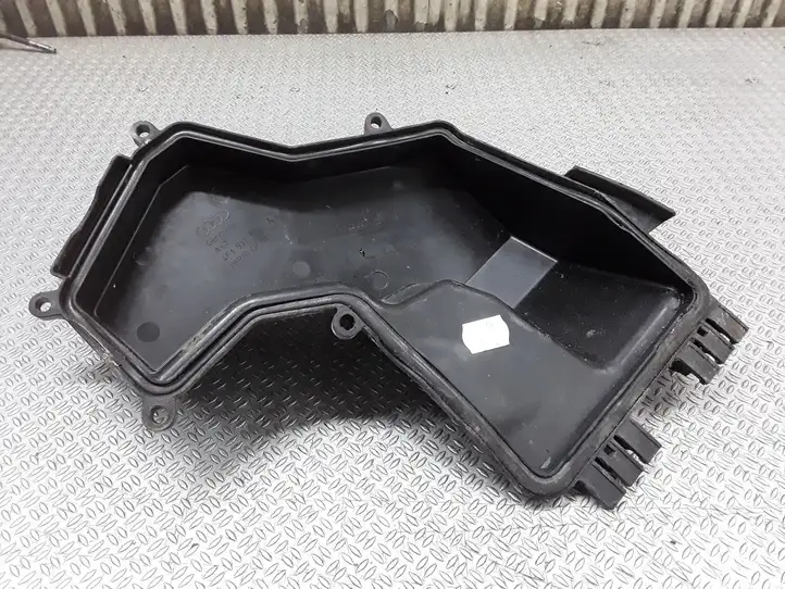 Audi A6 S6 C6 4F (2004 - 2008) 4F1937576 Крышка ящика предохранителей — фото 1