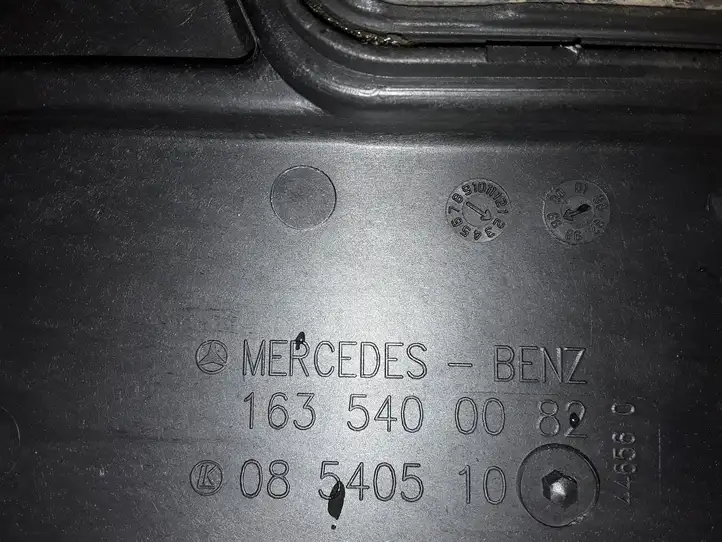 Mercedes-Benz ML W163 (1997 - 2005) 1635400082 Крышка ящика предохранителей — фото 4