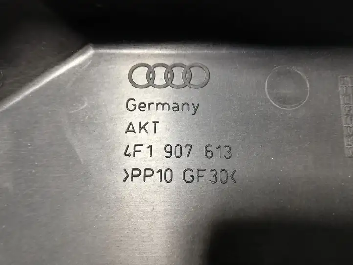 Audi A6 S6 C6 4F (2008 - 2011) 4F1907613 Крышка ящика предохранителей — фото 3