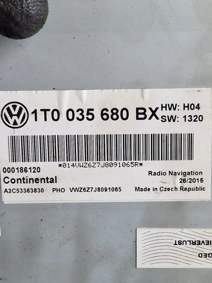 Volkswagen PASSAT B6 (2005 - 2010)   Радио/ проигрыватель CD/DVD / навигация