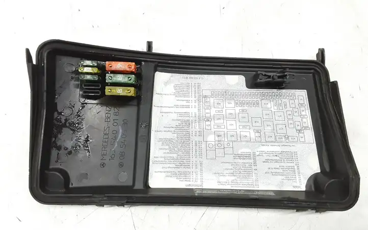Mercedes-Benz ML W163 (1997 - 2005) 1635400182 Крышка ящика предохранителей — фото 2