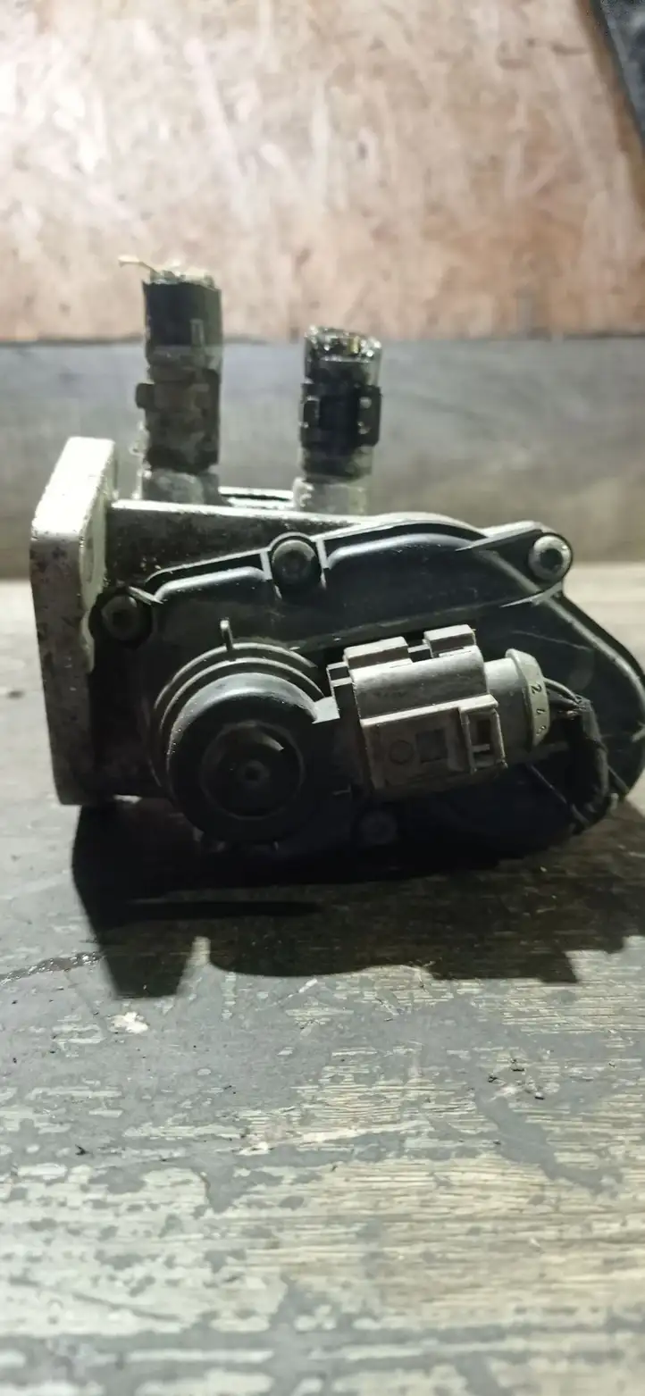 Volkswagen Golf V (2003 - 2009)  03C131503 Клапан EGR