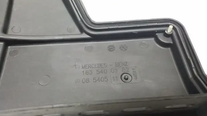 Mercedes-Benz ML W163 (1997 - 2005) 1635400382 Крышка ящика предохранителей — фото 4