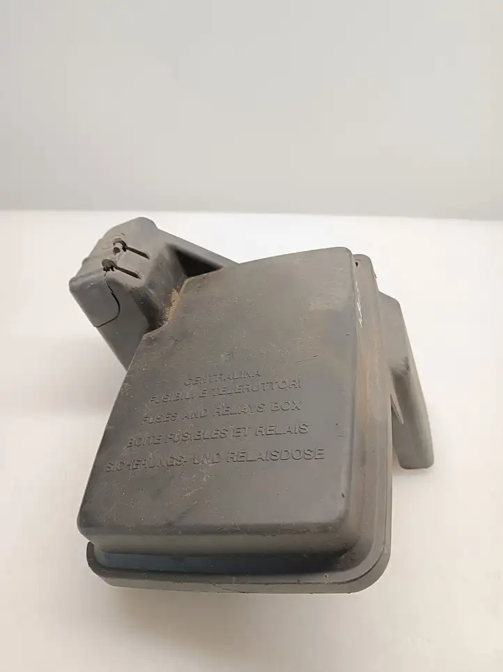 Fiat Ducato (2007 - 2014)   Крышка ящика предохранителей