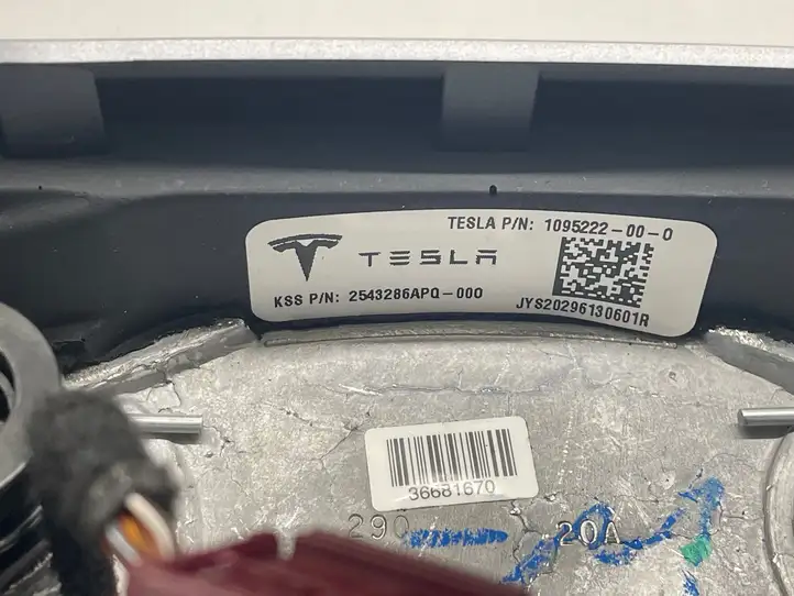 Tesla Model 3 (2017 - 2023) 1095222 Руль — фото 7
