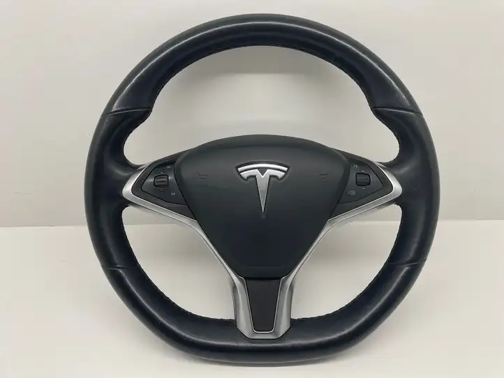 Tesla Model X (2015 - 2021) 1036774 Руль — фото 2