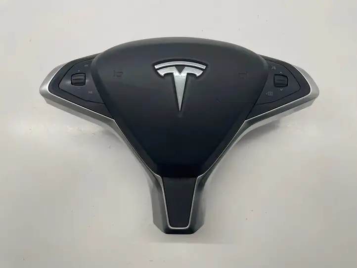 Tesla Model X (2015 - 2021) 1036779 Подушка безопасности руля — фото 1