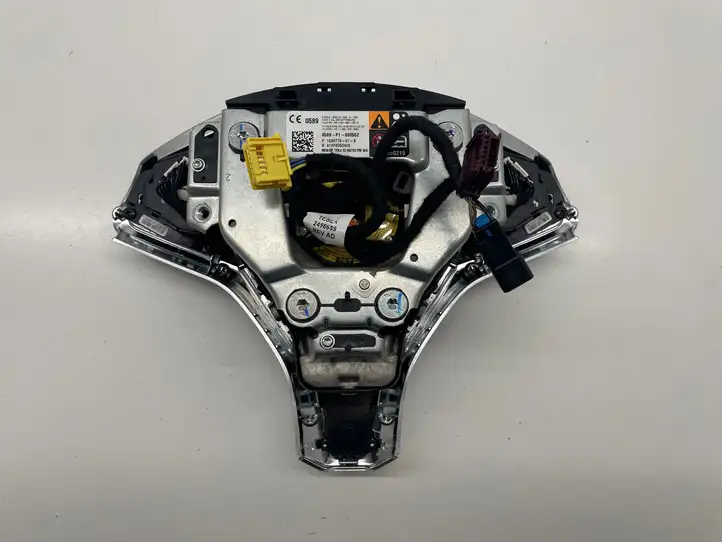 Tesla Model X (2015 - 2021) 1036779 Подушка безопасности руля — фото 2