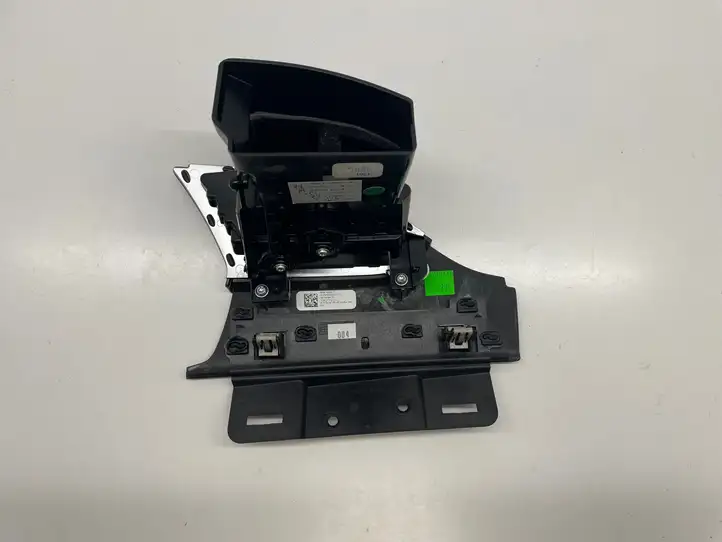 Tesla Model X (2015 - 2021) 104277210C Отделка внутренней панели салона — фото 3