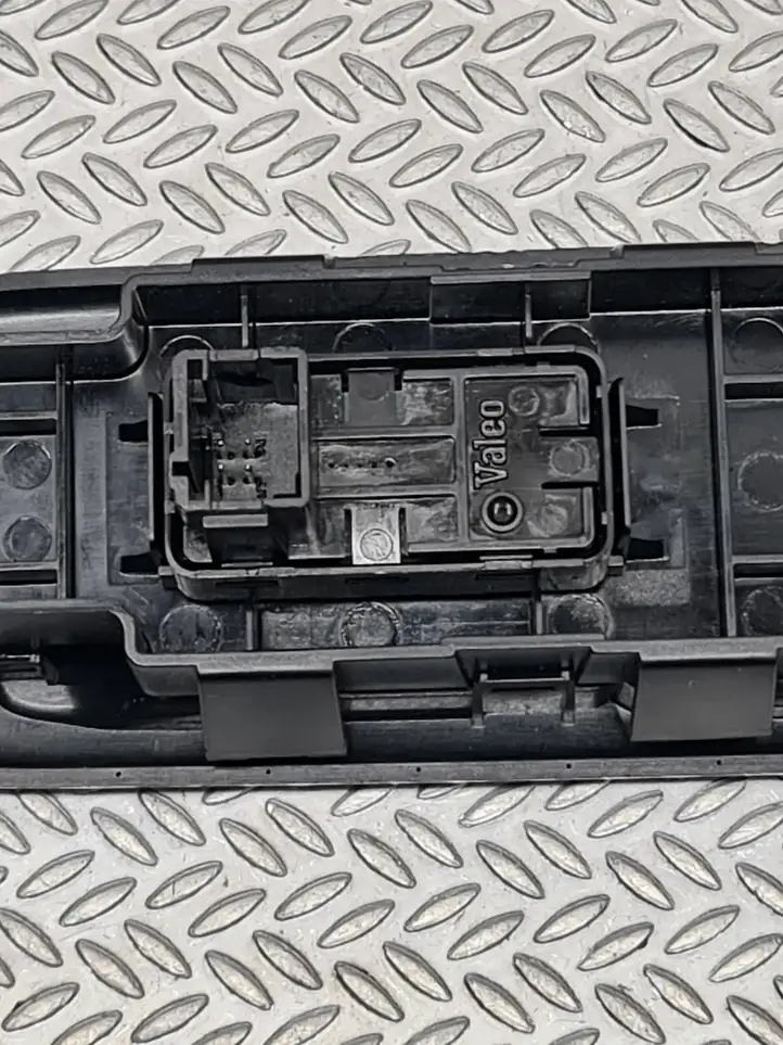 Peugeot 207 (2006 - 2009) 96548607 Блок кнопок стеклоподъемников — фото 5
