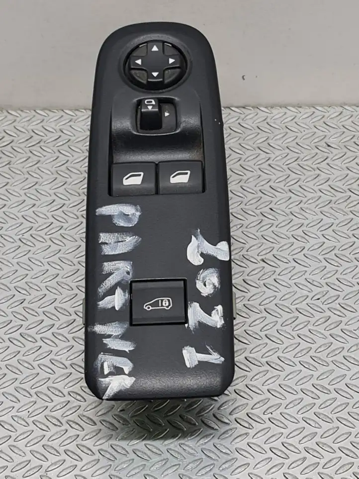 Peugeot Partner III (2018 - ) E31732 Кнопка стеклоподъемников — фото 1