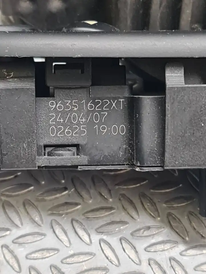 Peugeot 307 (2005 - 2008) 96351622XT Блок кнопок стеклоподъемников — фото 4