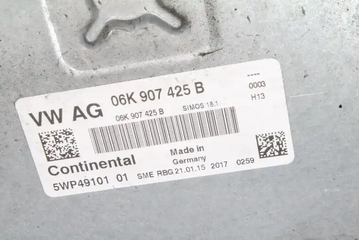 Volkswagen Golf VIII (2019 - ) 06K907425B Блок управления двигателем (ЭБУ) — фото 2