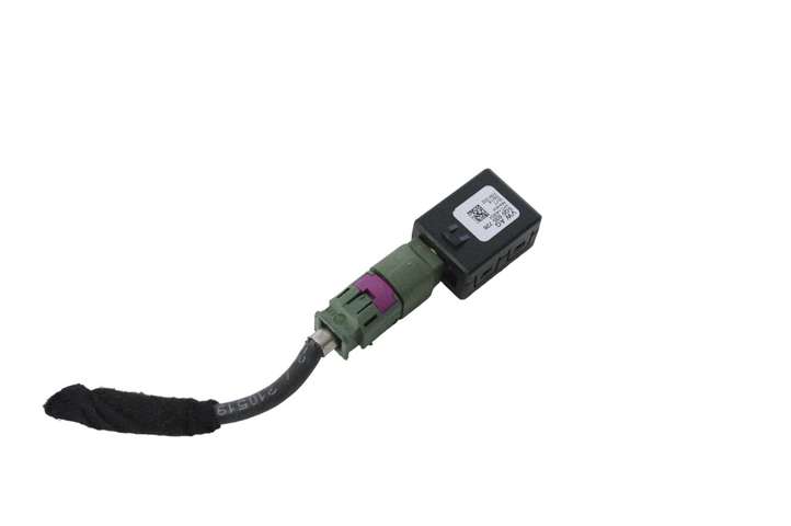 Audi Q5 (2017 - )  5Q0035726 Разъем USB