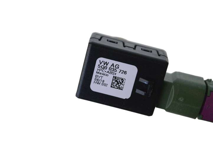Audi Q5 (2017 - )  5Q0035726 Разъем USB