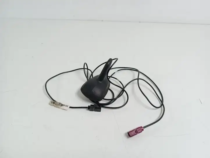 Mercedes-Benz C W204 (2007 - 2014) A2048207075 GPS антенна — фото 1