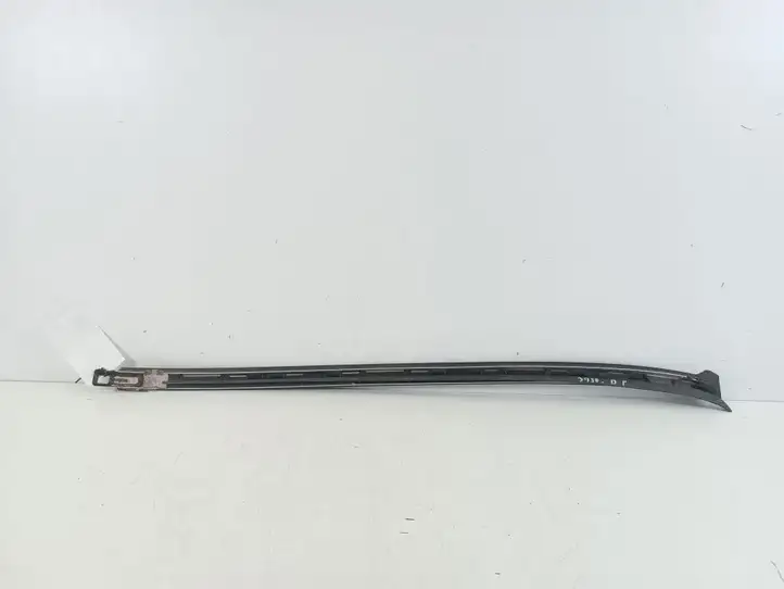 Mercedes-Benz C W204 (2007 - 2014) A2046907462 Накладка стоек лобового стекла — фото 2