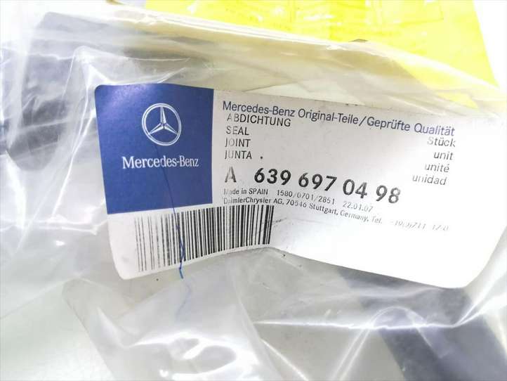 Mercedes-Benz Vito Viano W639 (2003 - 2010)  A6396970498 Уплотнительная резина передней двери (на дверях)