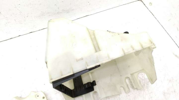 BMW Z4 E85 E86 (2002 - 2008)  12901436448 Крышка ящика предохранителей